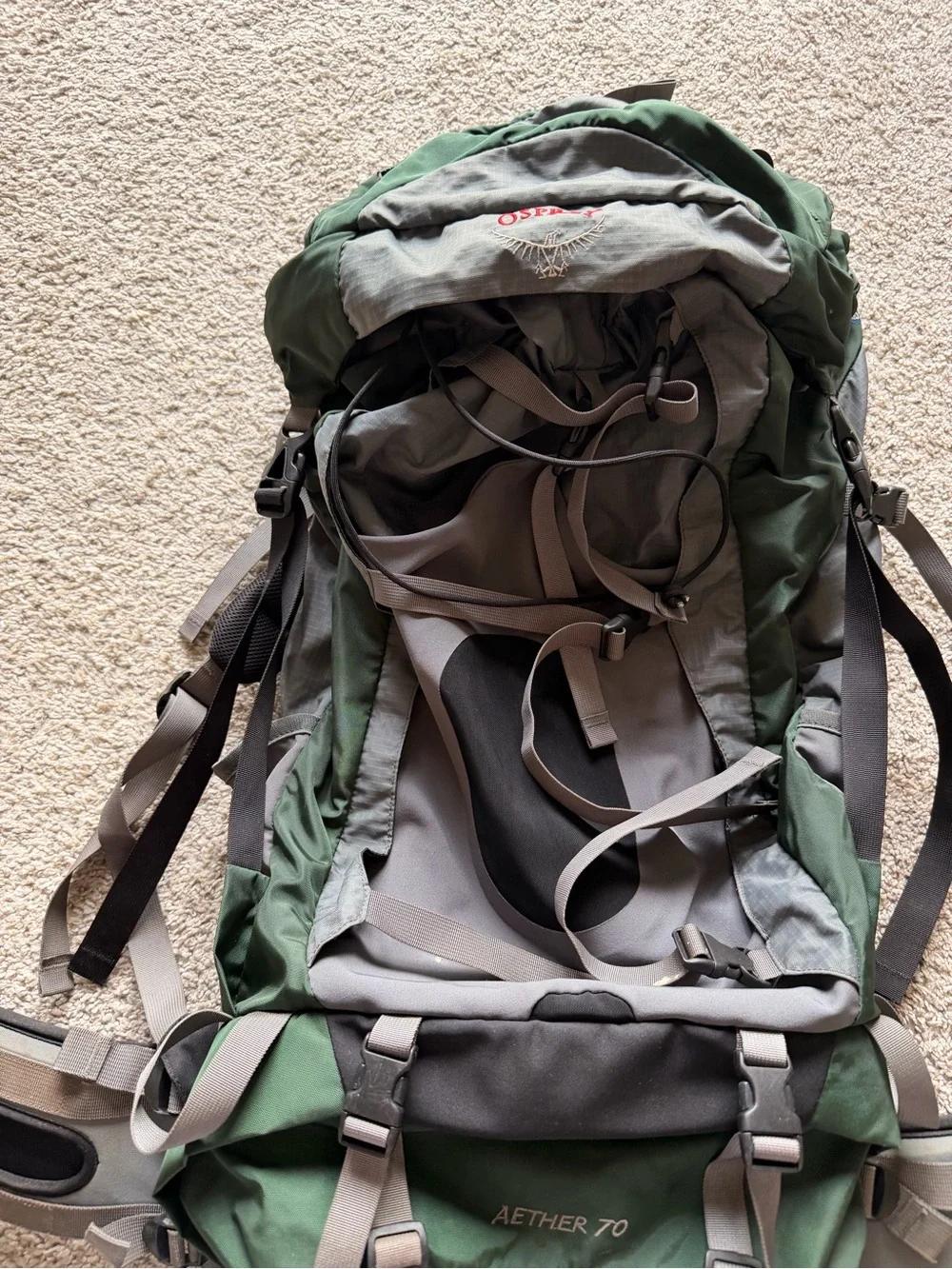Osprey aether 70 outdoor hiking backpack with back support straps
